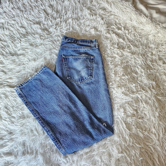 VINTAGE Distressed Levi's 501 Jeans - Picture 10 of 10